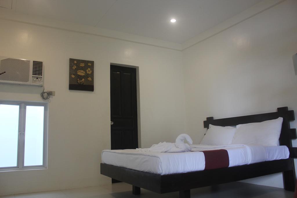 Dahome Pension Vigan Room photo